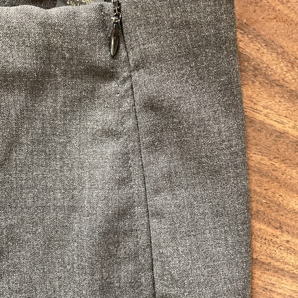 Banana Republic Stretch 96% Wool, 4% Lycra Spandex Grey Size 8.  Excellent shape - Picture 4 of 7